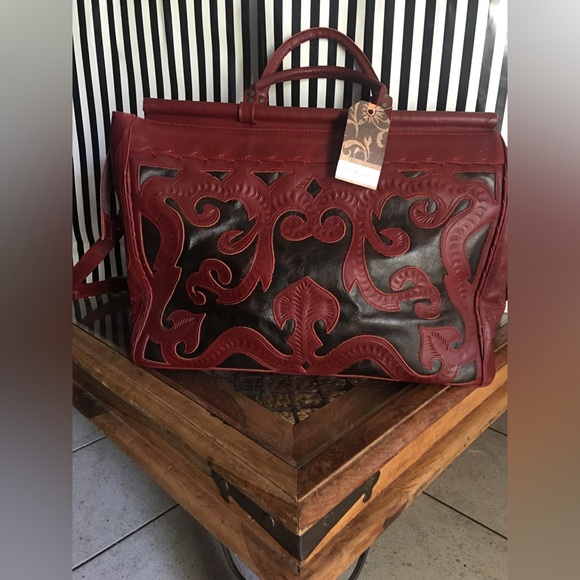 ♥️GORGEOUS WEEKENDER DUFFLE BAG LEATHER IMPORTED♥️ - Picture 4 of 10